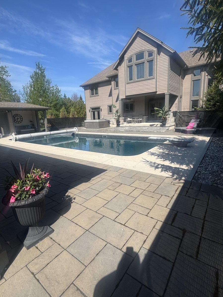 Estate Pool & Patio Living Space